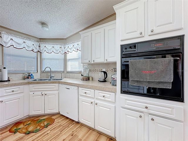 3016 MANATEE ROAD, Tavares, FL 32778