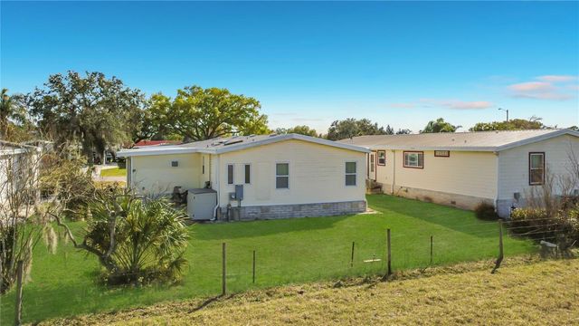 3016 MANATEE ROAD, Tavares, FL 32778