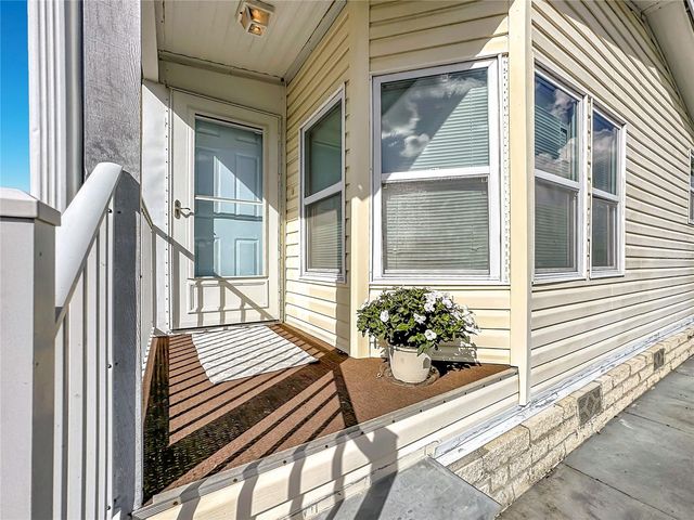 3016 MANATEE ROAD, Tavares, FL 32778