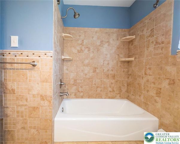 10144 Dietrich Road, Upper Macungie Twp, PA 18031
