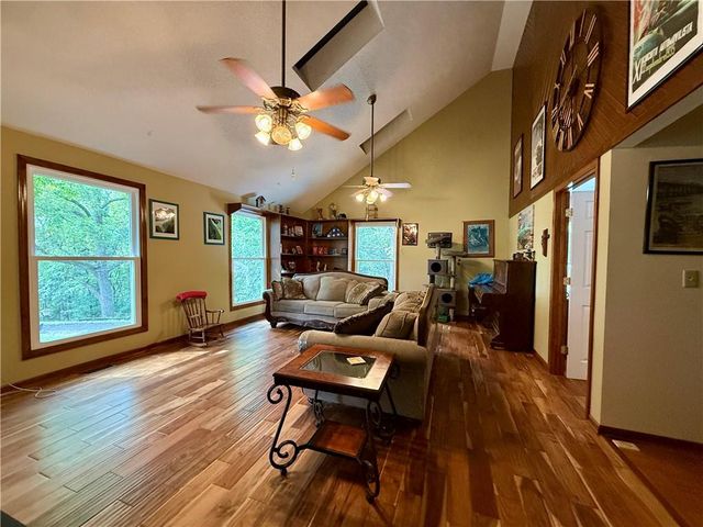 12809 Rickey Road, Kansas City, MO 64133