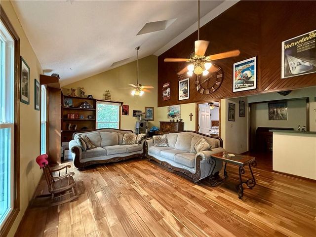 12809 Rickey Road, Kansas City, MO 64133