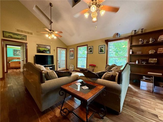 12809 Rickey Road, Kansas City, MO 64133