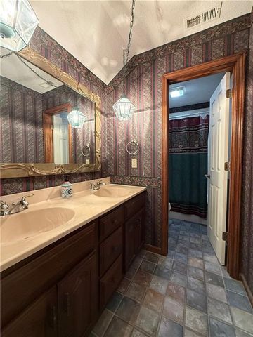 12809 Rickey Road, Kansas City, MO 64133