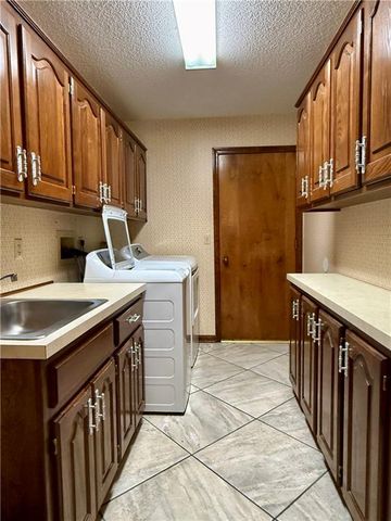 12809 Rickey Road, Kansas City, MO 64133