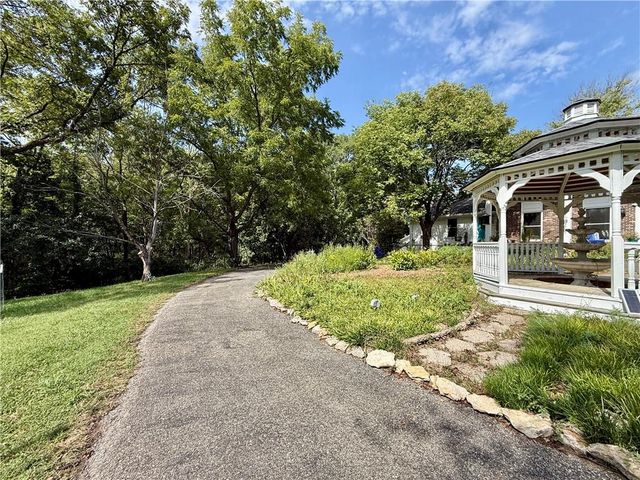 12809 Rickey Road, Kansas City, MO 64133