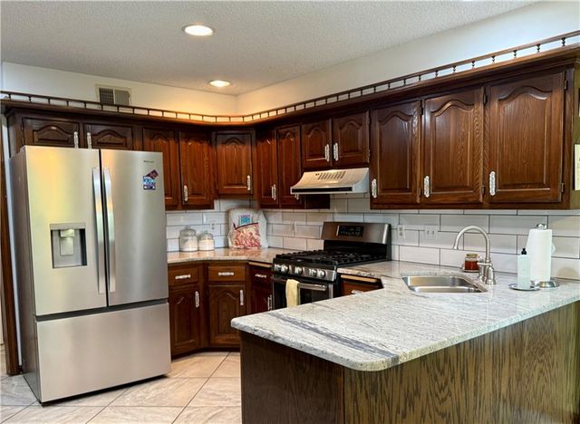 12809 Rickey Road, Kansas City, MO 64133