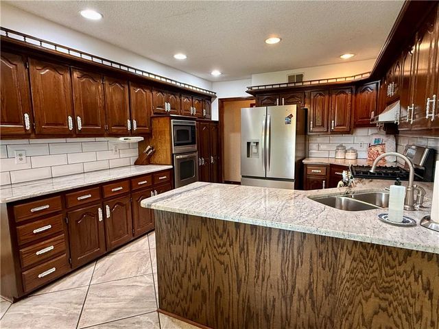 12809 Rickey Road, Kansas City, MO 64133