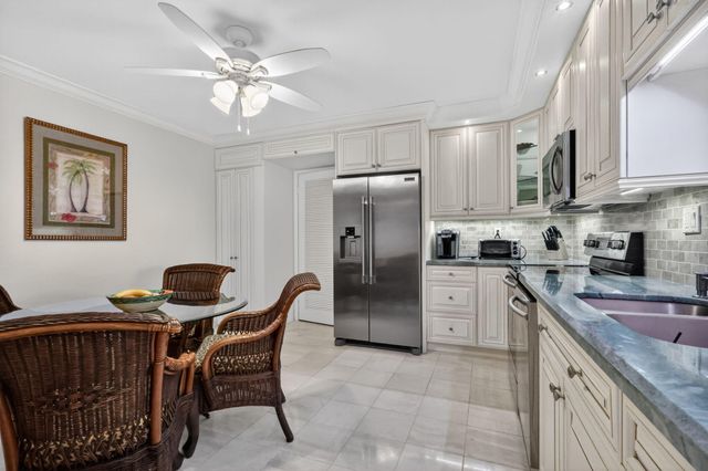3420 S Ocean Boulevard 9r, Highland Beach, FL 33487