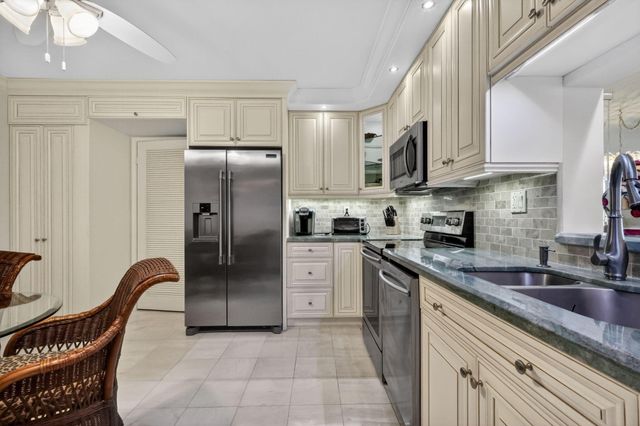 3420 S Ocean Boulevard 9r, Highland Beach, FL 33487