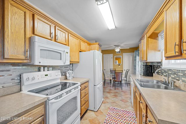 10014 Amrona Ave, Louisville, KY 40272