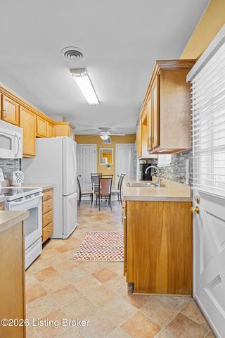 10014 Amrona Ave, Louisville, KY 40272