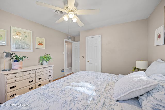 10014 Amrona Ave, Louisville, KY 40272