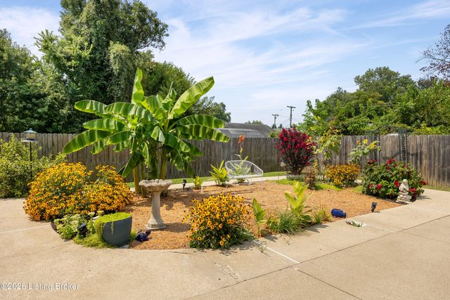 10014 Amrona Ave, Louisville, KY 40272