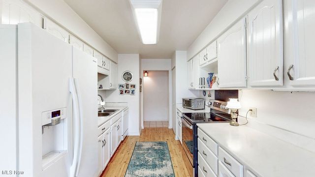 171 Court Drive 301, Fairlawn, OH 44333