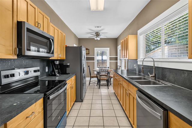 217 N Bishop ST, San Marcos, TX 78666