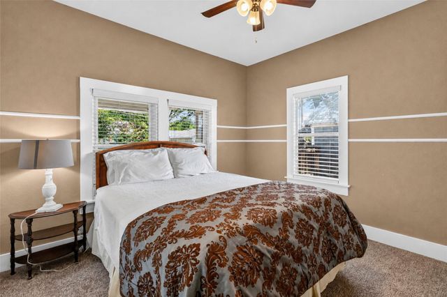 217 N Bishop ST, San Marcos, TX 78666
