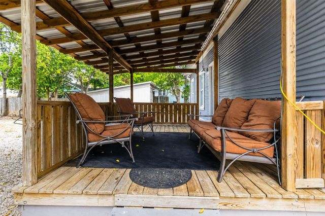 217 N Bishop ST, San Marcos, TX 78666