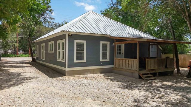 217 N Bishop ST, San Marcos, TX 78666