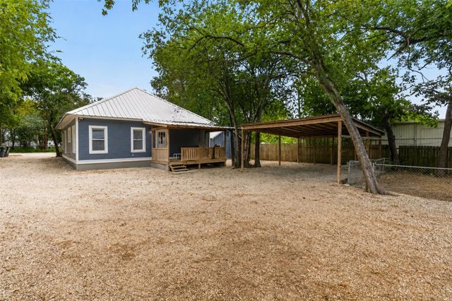 217 N Bishop ST, San Marcos, TX 78666