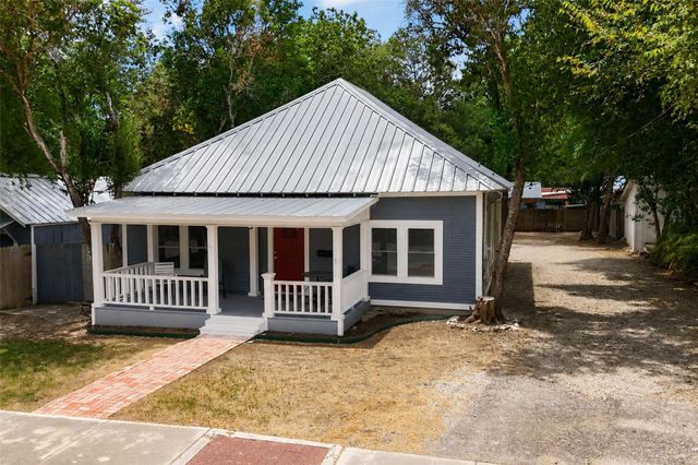 217 N Bishop ST, San Marcos, TX 78666
