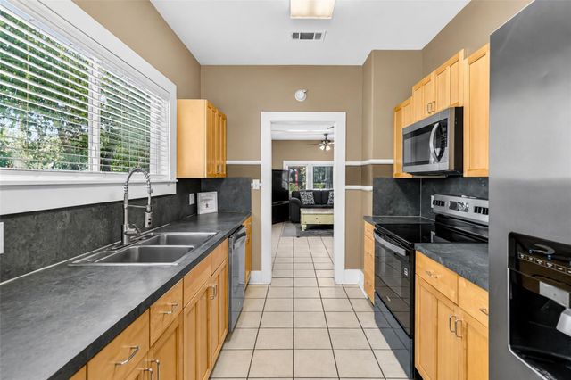 217 N Bishop ST, San Marcos, TX 78666