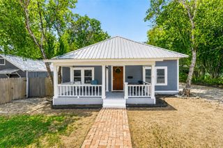 217 N Bishop ST, San Marcos, TX 78666
