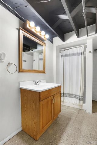 8828 Powell Avenue, St Louis, MO 63144