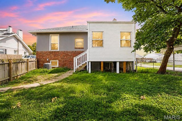 8828 Powell Avenue, St Louis, MO 63144