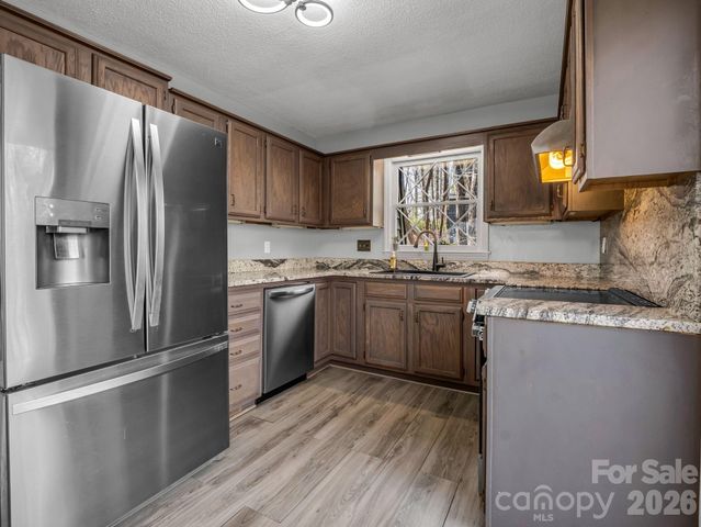 177 Tsisqua Circle, Brevard, NC 28712