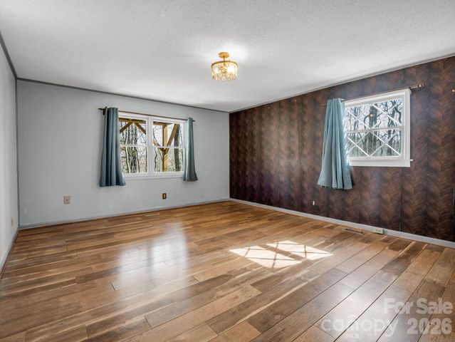 177 Tsisqua Circle, Brevard, NC 28712
