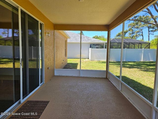 3930 Caparosa Circle, Melbourne, FL 32940