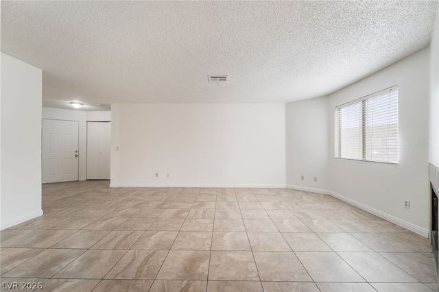 6863 Tamarus Street 101, Las Vegas, NV 89119