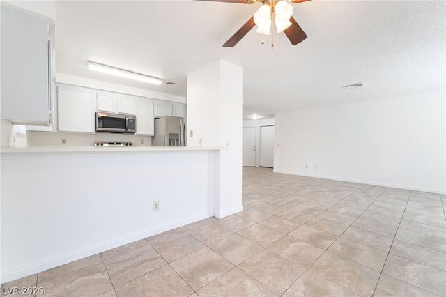 6863 Tamarus Street 101, Las Vegas, NV 89119