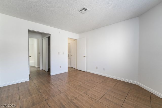 6863 Tamarus Street 101, Las Vegas, NV 89119
