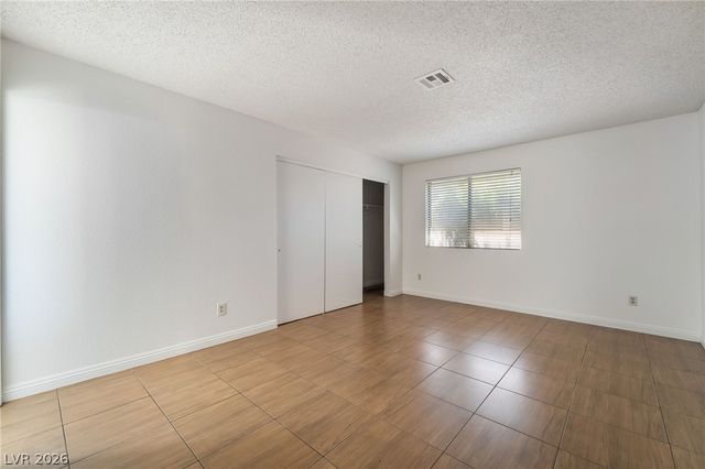 6863 Tamarus Street 101, Las Vegas, NV 89119