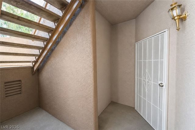 6863 Tamarus Street 101, Las Vegas, NV 89119