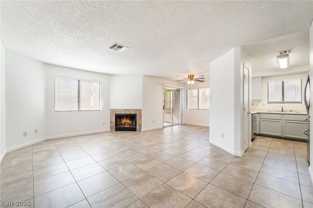 6863 Tamarus Street 101, Las Vegas, NV 89119