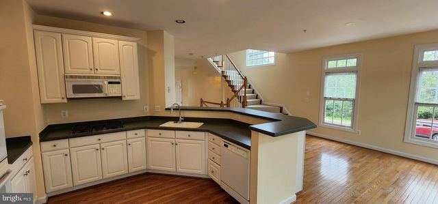8021 KIDWELL TOWN CT, Vienna, VA 22182