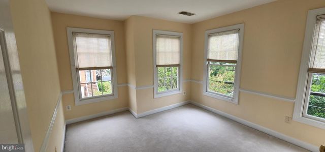 8021 KIDWELL TOWN CT, Vienna, VA 22182
