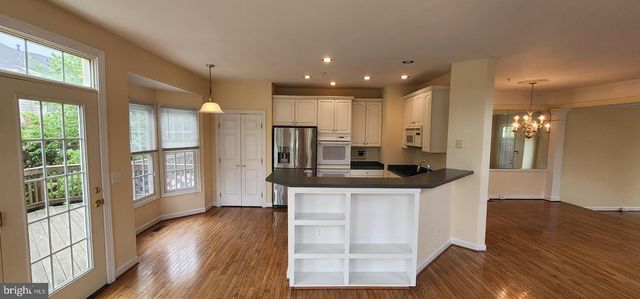 8021 KIDWELL TOWN CT, Vienna, VA 22182