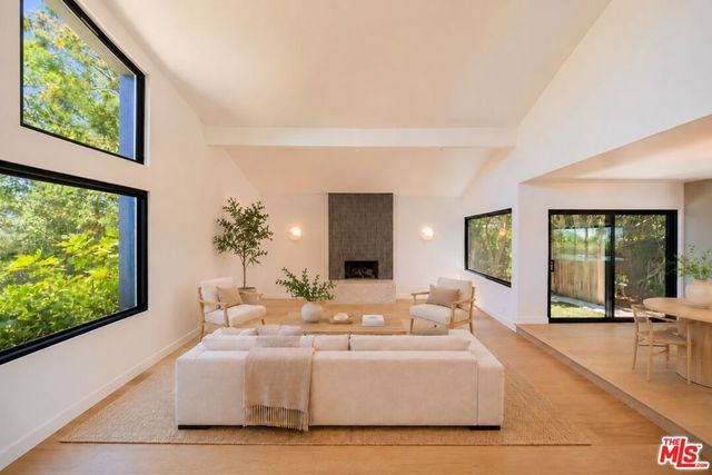 13302 Mulholland Drive, Beverly Hills, CA 90210