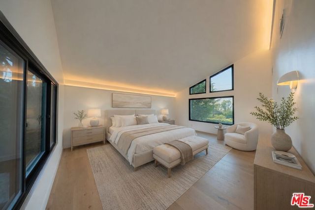 13302 Mulholland Drive, Beverly Hills, CA 90210