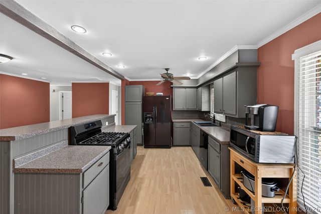 8109 E 31st Place, Tulsa, OK 74145