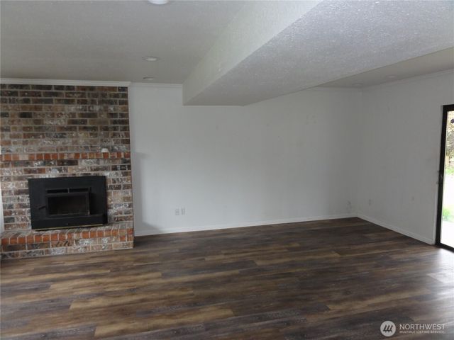 523 160th Street E, Tacoma, WA 98445