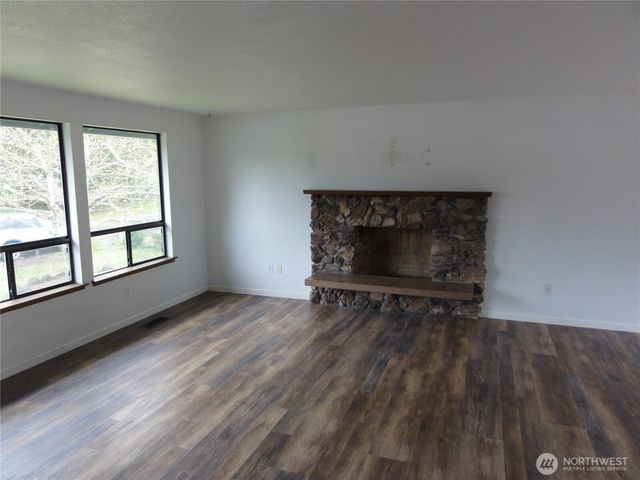 523 160th Street E, Tacoma, WA 98445