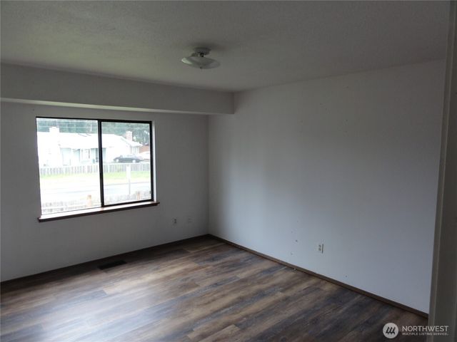 523 160th Street E, Tacoma, WA 98445