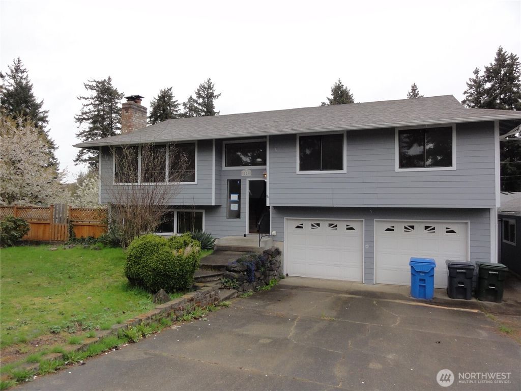 523 160th Street E, Tacoma, WA 98445