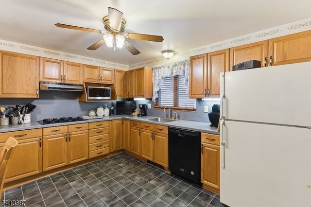 222 W 4Th St, Clifton City, NJ 07011