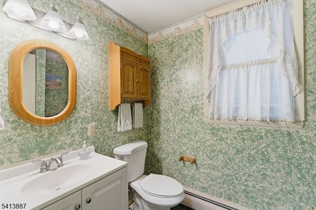 222 W 4Th St, Clifton City, NJ 07011